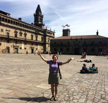 Monika vor der Kathedrale in Santiago de Compostela/Galicien
